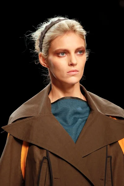 Look 1